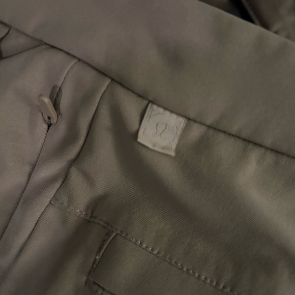 Lululemon men’s pants - Picture 4 of 6